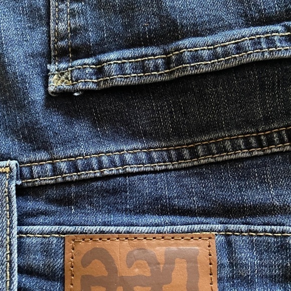 Lee Regular Fit Capri Mid Rise Jeans - Picture 6 of 9